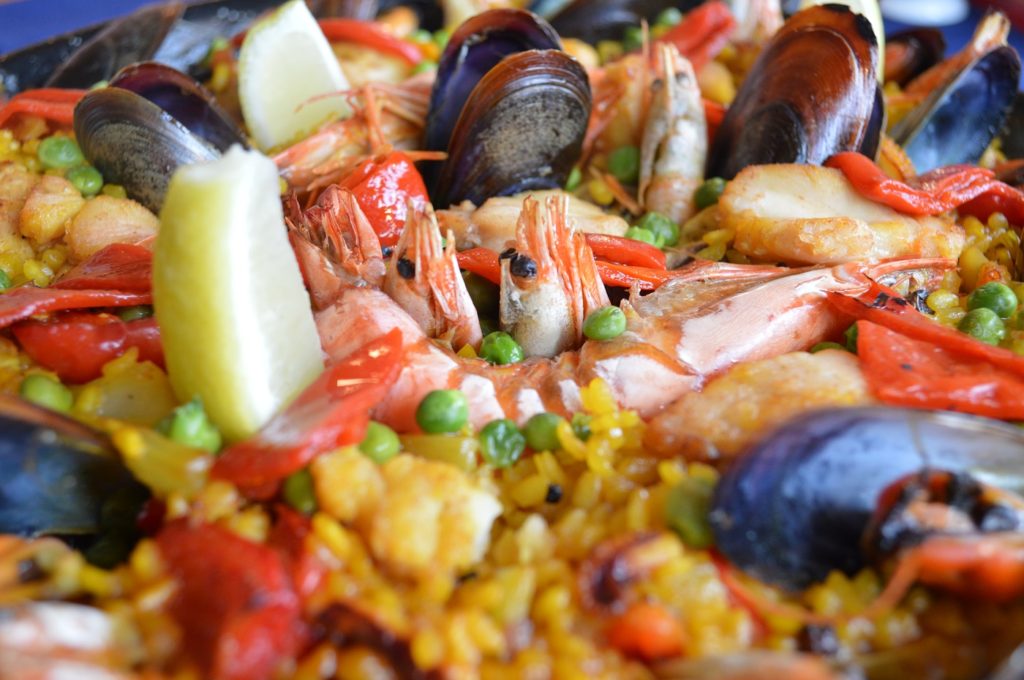 el-rincon-restaurant-tattenham-corner-paella-1024x680